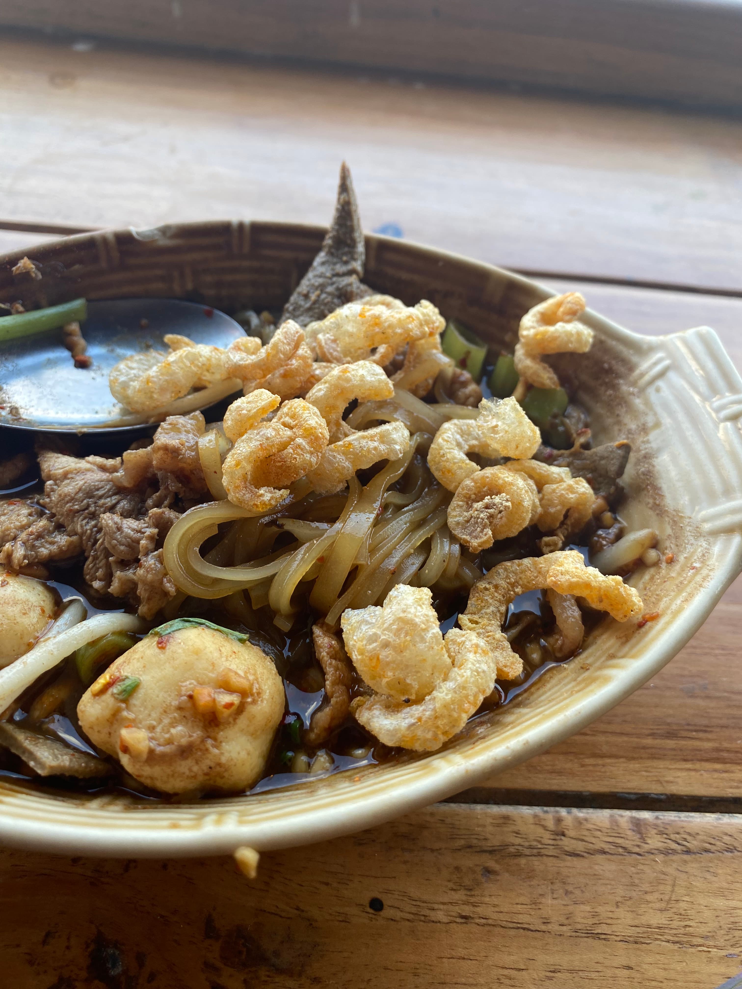 ローカルな店で出てきた料理